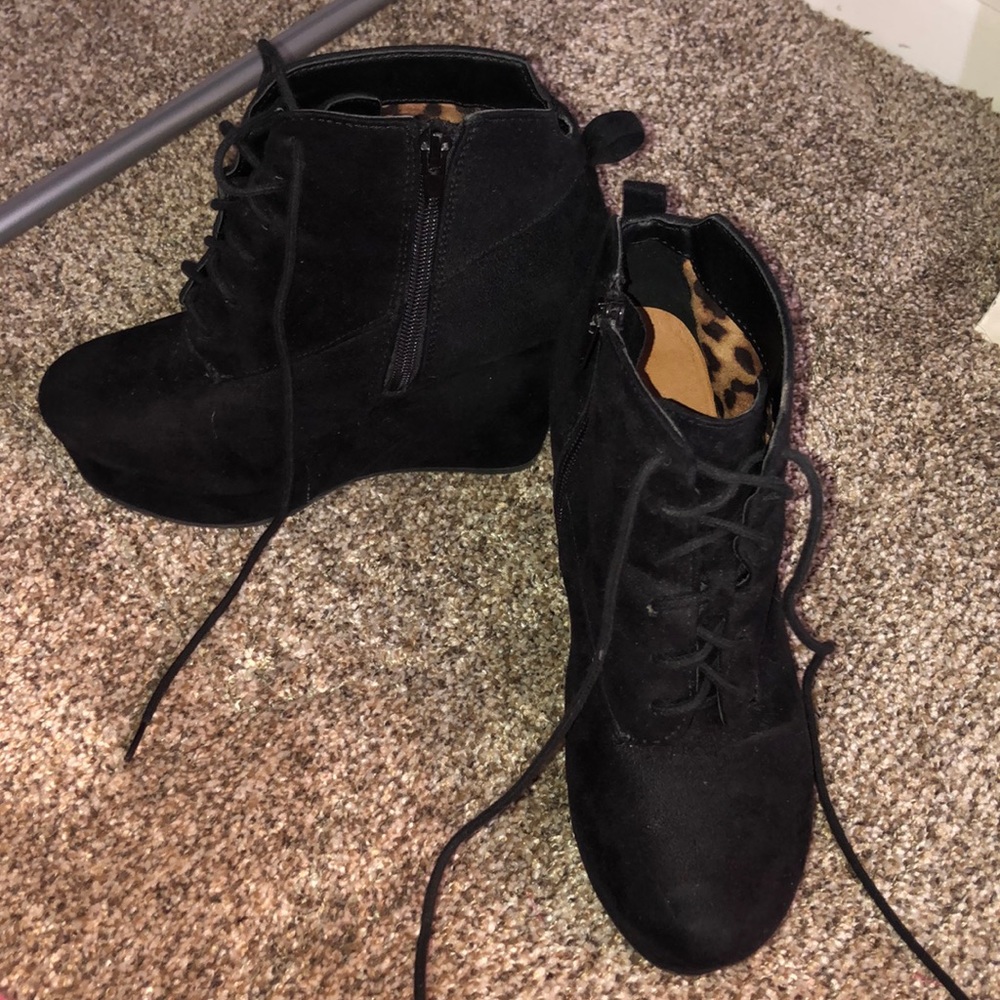 Size 7 Black lace wedges